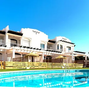 https://gran-villa-roquetas-beach-golf-playa-serena.es-andalucia.com