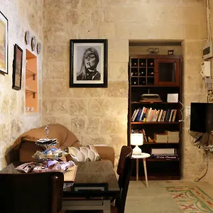 5 Minute Walk From Malta Airport , Gudja Malte